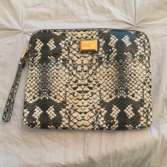 MARC by MARC JACOBS Large Snake Print Clutch - Picture 1 of 4